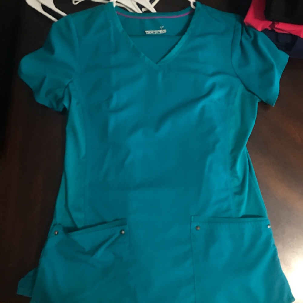Scrub set